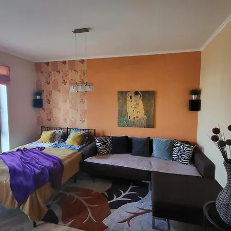 Solarisstudioapartments Near The Airport 아파트