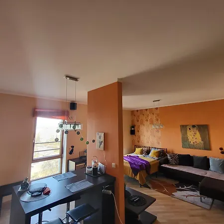 Solarisstudioapartments Near The Airport Dzīvoklis
