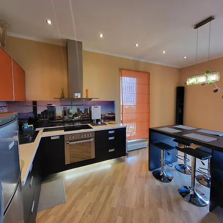 Solarisstudioapartments Near The Airport Dzīvoklis