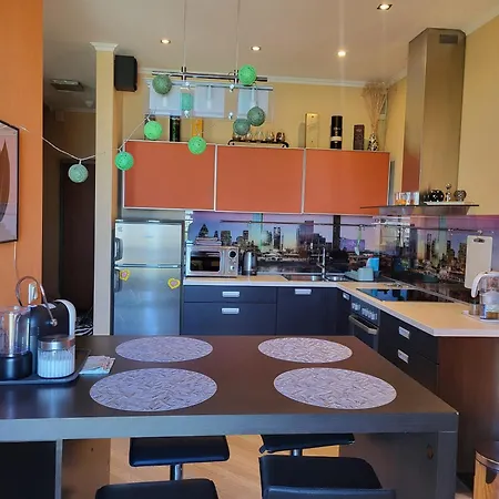 Solarisstudioapartments Near The Airport 아파트