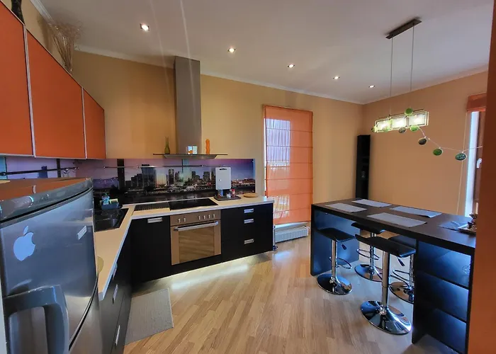 Solarisstudioapartments Near The Airport Апартаменты