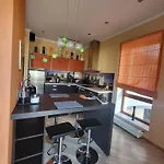 Solarisstudioapartments Near The Airport Apartamento *